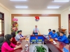 Đồng chí Nguyễn Văn Hòa, Phó Bí thư Tỉnh ủy thăm, tặng hoa Tỉnh đoàn