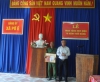 Đồng chí A Pớt, Phó Bí thư Tỉnh ủy, Trưởng Đoàn ĐBQH tỉnh dự Lễ trao tặng Huy hiệu Đảng  tại xã Pờ Ê, huyện Kon Plông